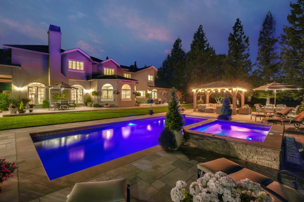 Twilight exterior real estate photography – Orange County
